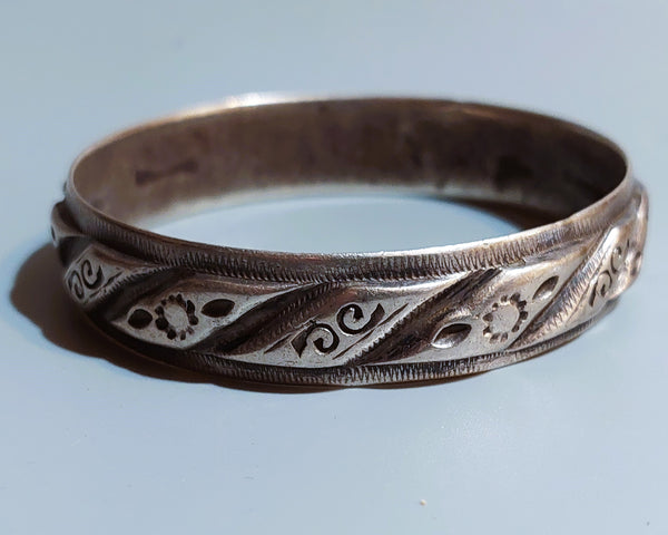 Ant. Handwrought N. African Morocco Silver Berber Bangle Bracelet Cuff Ca: 19th