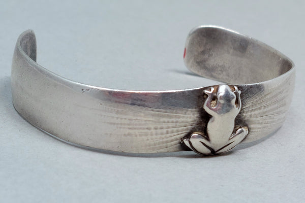Wonderful Vintage Navajo Sterling Silver Cuff with Frog Effigy