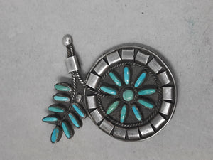 VINTAGE SILVER ZUNI PETITE POINT OLD PAWN TURQUOISE BROOCH / PIN 2" tall